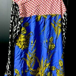 Aritzia shirt. NEW! Size L but fits well for M